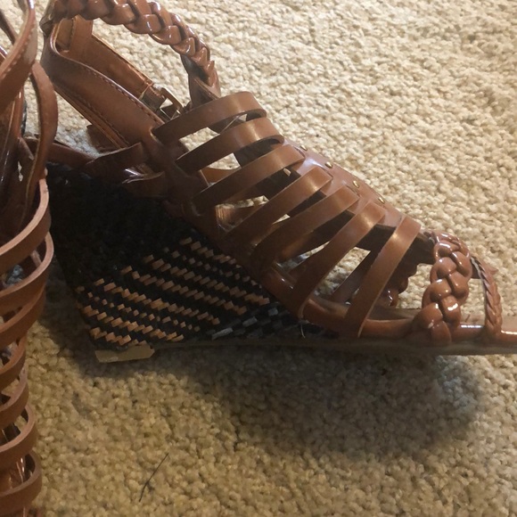 Guess Wedges - Picture 2 of 3